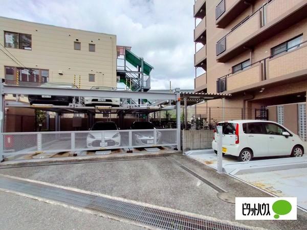 コンドミニアム石橋駅前 駐車場