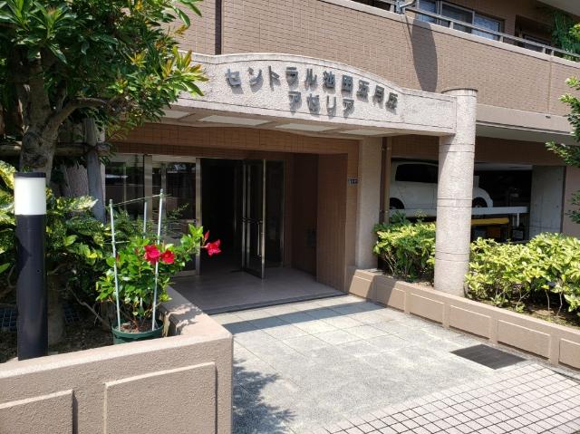 セントラル池田五月丘アゼリア エントランス