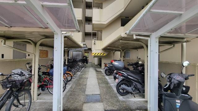 コンドミニアム丸の内 駐車場