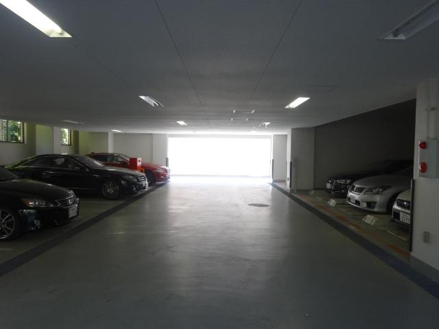 グランドメゾン池田満寿美町 駐車場