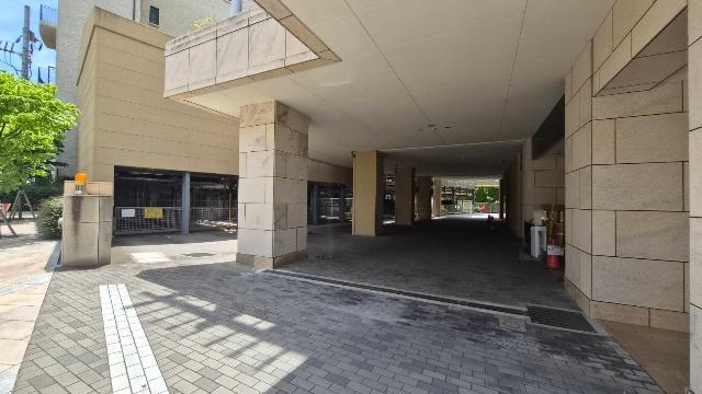 ファミール宝塚グランスイートタワー(16階部分・宝塚大劇場を望む) 物件画像