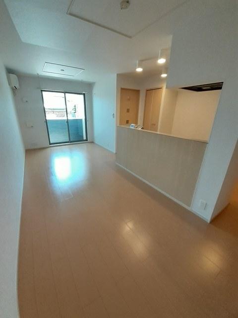 ＢＥＳＴ　ＨＯＵＳＥ　Ⅲ　Ｂ（102） リビング