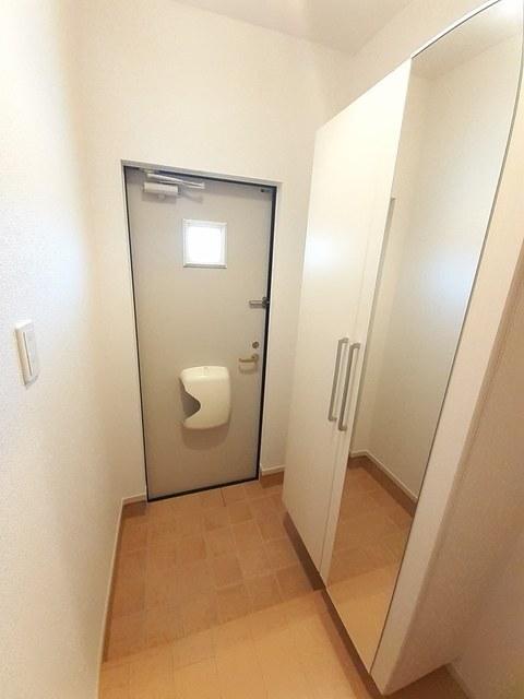 ＢＥＳＴ　ＨＯＵＳＥ　Ⅲ　Ｂ（102） 玄関