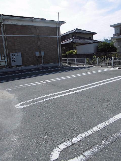 アージュ　Ａ（102） 駐車場