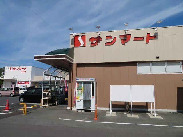 ウェスタまるき華城店：190m