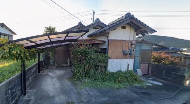 現在、玄関廻り・裏庭など改装中