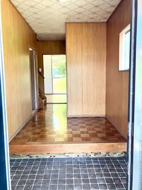 岸津中古戸建 玄関