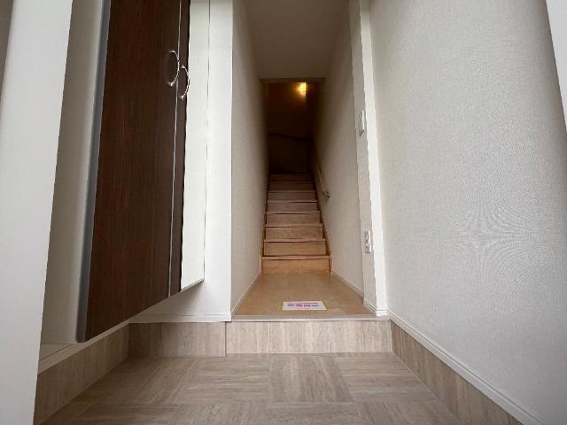 ミ・カーサ河辺A 玄関