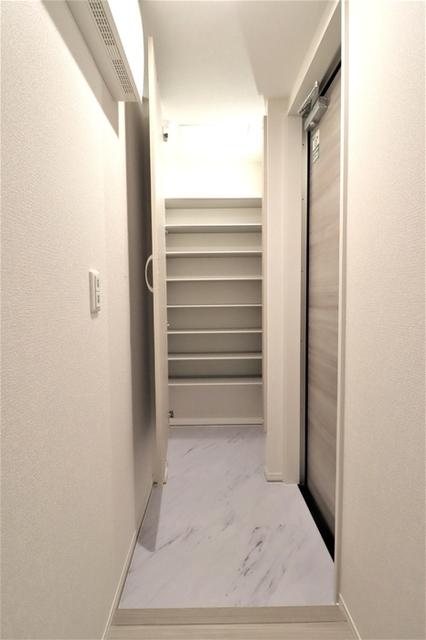 セレスティア前野町（301） 玄関
