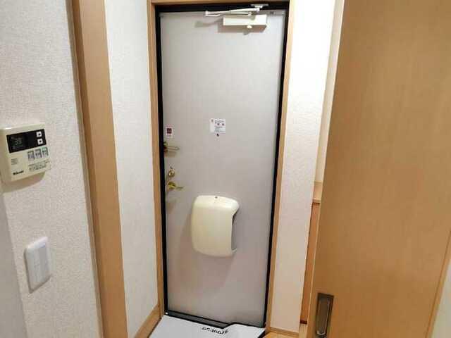 リヴェールβ（102） 玄関