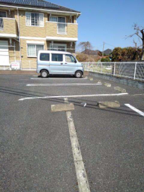 ベルパレスⅢ（102） 駐車場