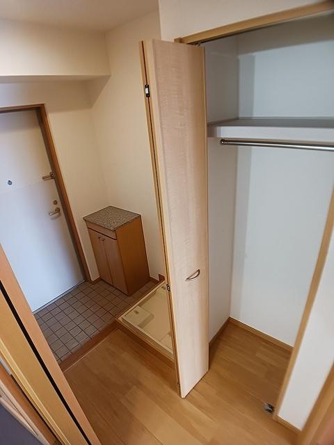 ヤングウッズ（503） 玄関