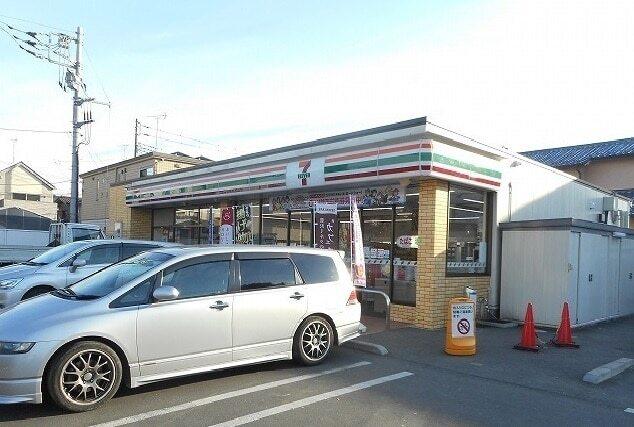 セブンイレブン：260m