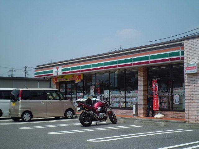 セブンイレブン：800m