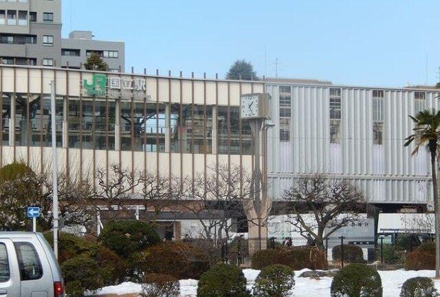 国立駅：1100m