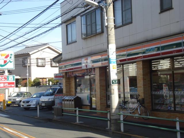セブンイレブン国領店：323m