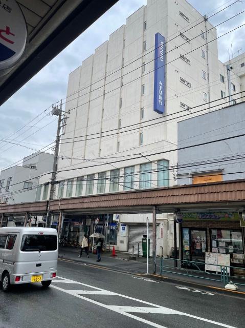 みずほ銀行方南町支店：244m