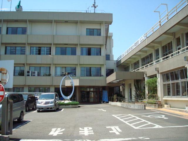 瑞穂町役場：174m
