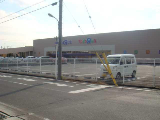 トイザらスベビーザらス武蔵村山店：725m