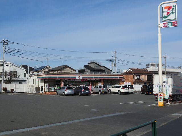 セブンイレブン：750m