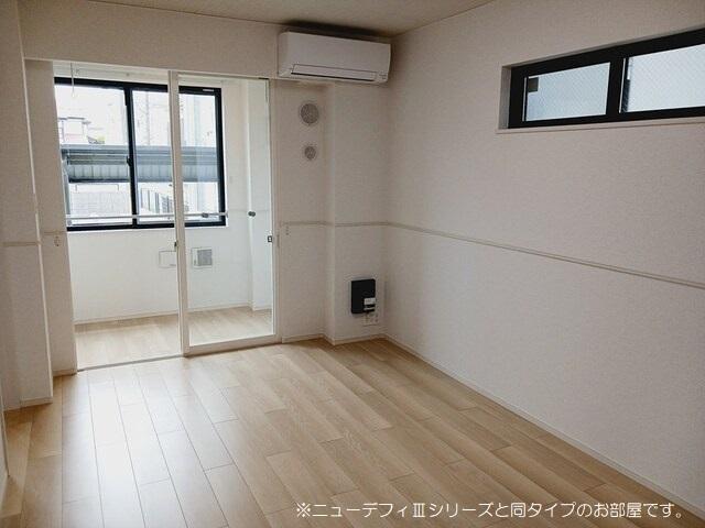 ソレイユ緑ヶ丘（106） リビング