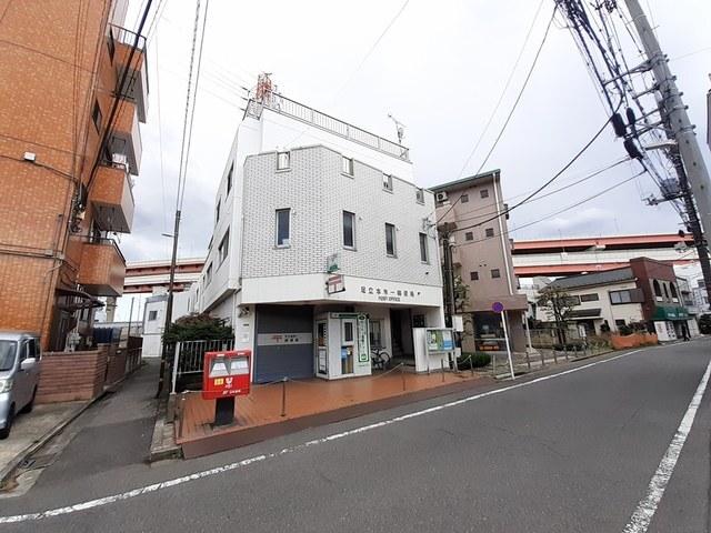 足立本木一郵便局：500m
