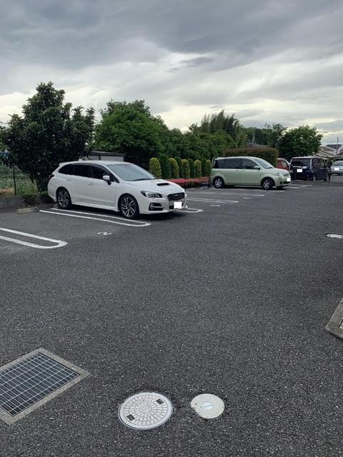セゾントレビナ（303） 駐車場