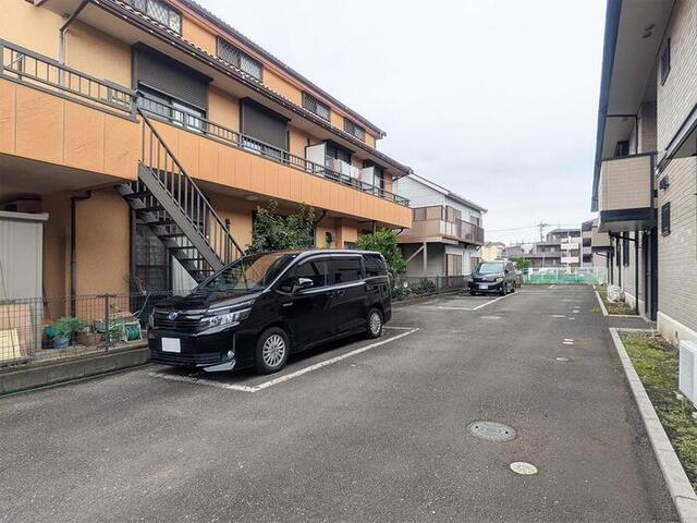 メゾン小柳（206） 駐車場