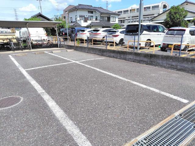 Ｔ・オイコス（202） 駐車場