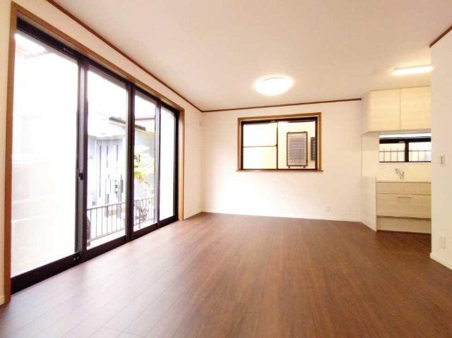 足立区入谷二丁目戸建て リビング