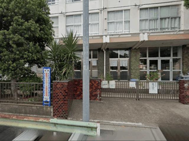 足立区立伊興中学校