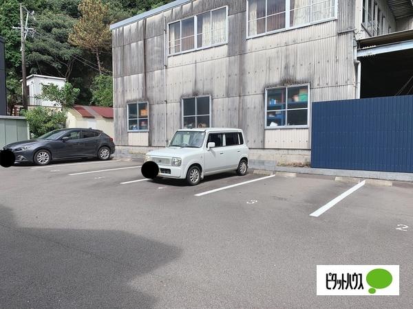 ＩＢＢ８（301） 駐車場