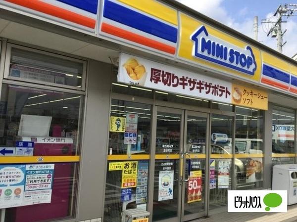 ミニストップ金谷町店：742m