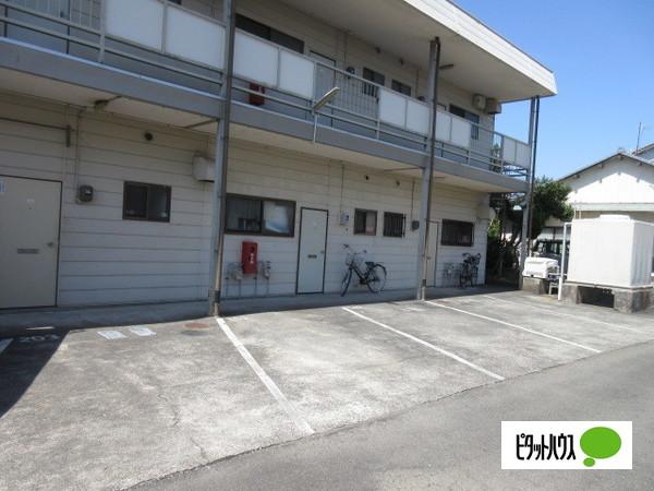 サンハイツ（202） 駐車場