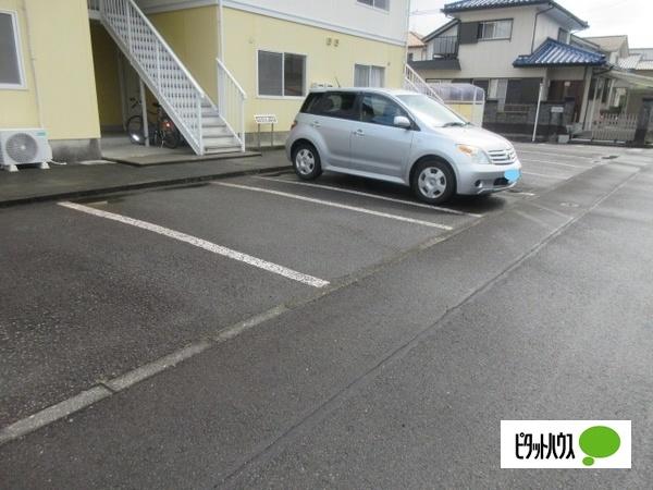 ベリエタージ（202） 駐車場