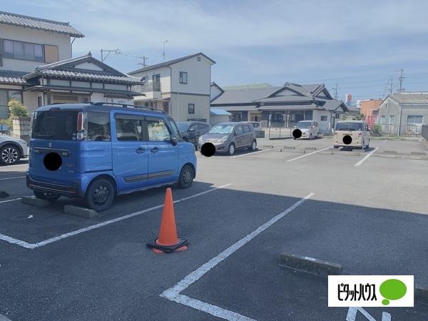 ノーヴァⅡ（401） 駐車場