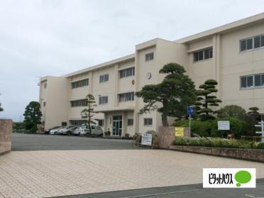 吉田町立中央小学校：715m