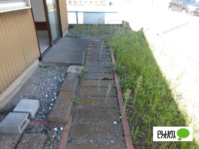 大石コオポ（1） 庭