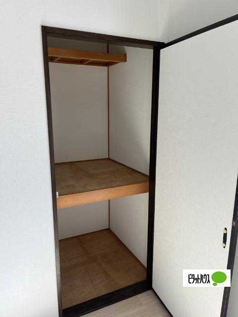 フレグランスにしがたB（101） 収納