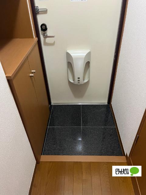 ブラウニー（103） 玄関