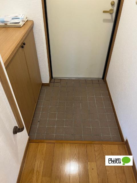 西焼津メゾン小石川（203） 玄関