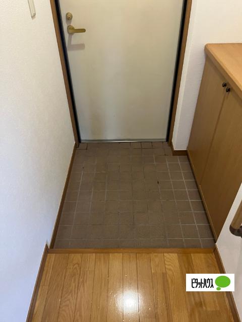 西焼津メゾン小石川（302） 玄関