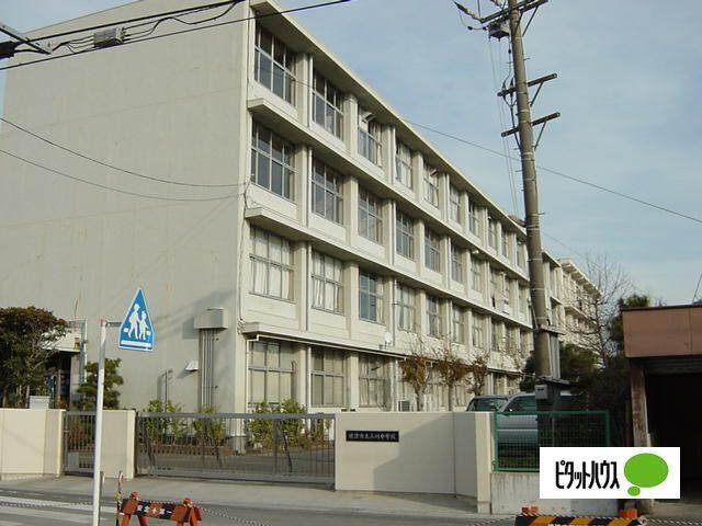 焼津市立小川中学校：463m
