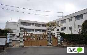 藤枝市立西益津小学校：1086m
