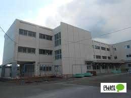 焼津市立焼津南小学校：978m