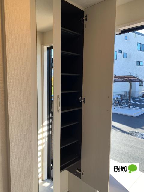 レオンハウス（102） 収納