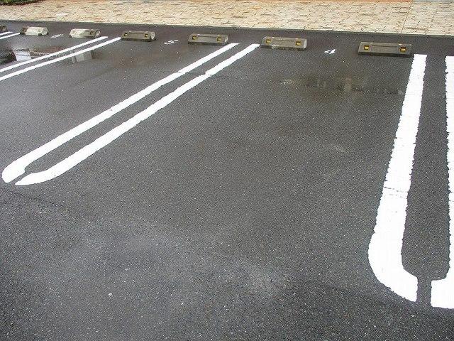 セレノ　パラッツオ（105） 駐車場