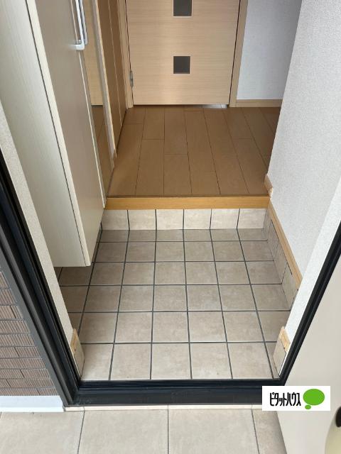 ヴァーサＢ（103） 玄関