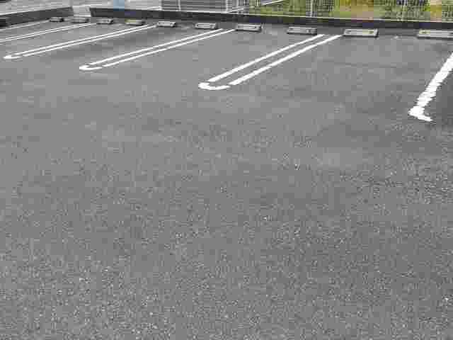 コスモス（102） 駐車場