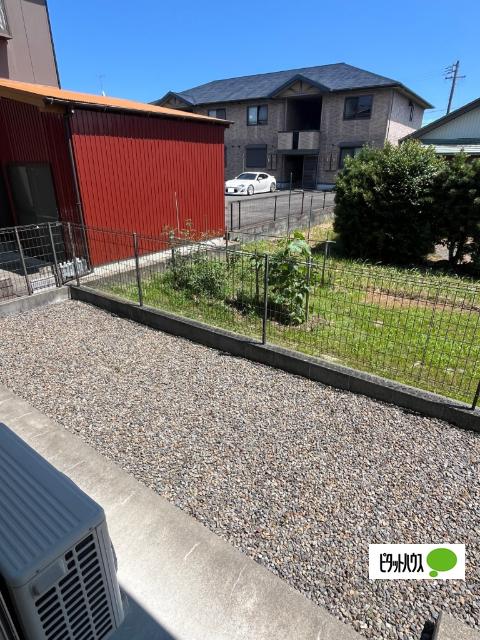 カリーナ（101） 庭